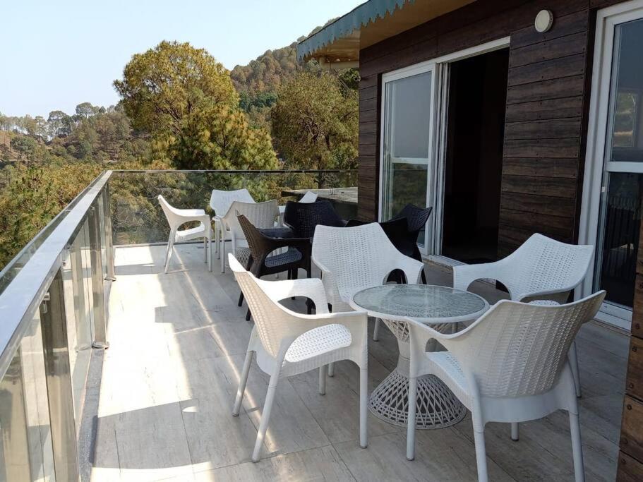 Villa Pine Peak Kasauli Exterior foto