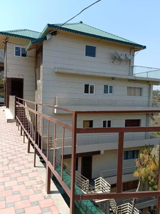 Villa Pine Peak Kasauli Exterior foto
